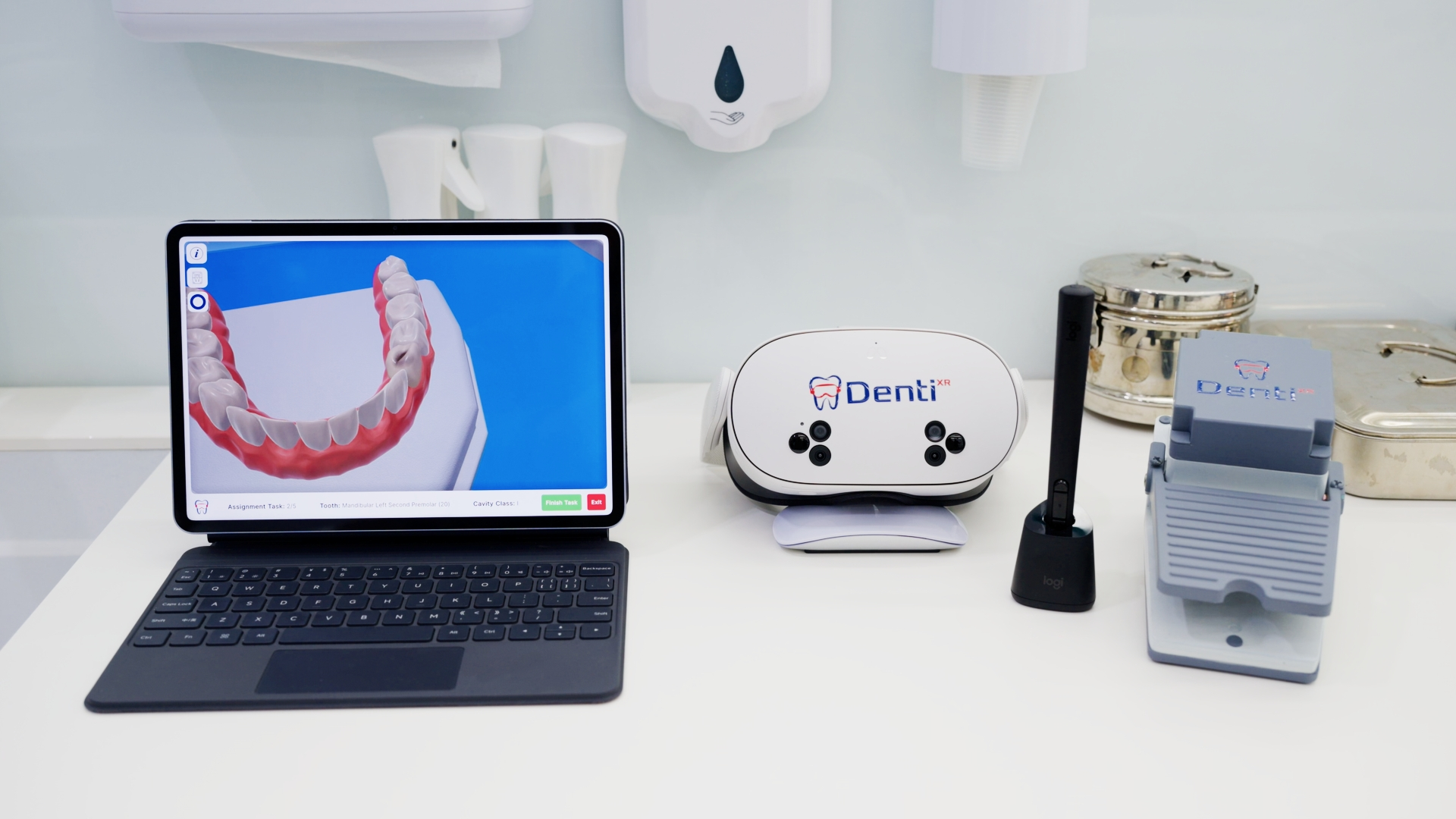 DentiXR immersive pre-clinical training setup